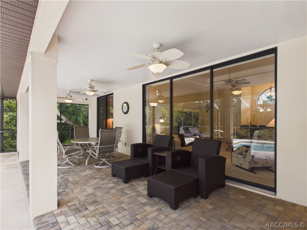 LANAI 4