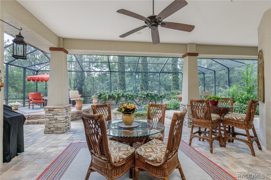 covered caged lanai