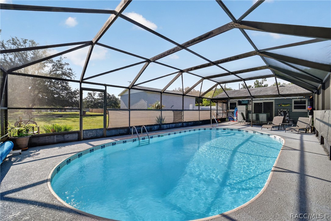 20303 SW Rainbow Lakes Boulevard, Dunnellon, FL 34431