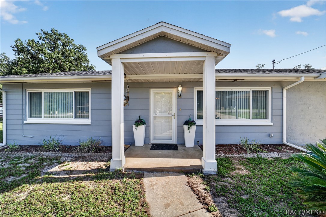 20303 SW Rainbow Lakes Boulevard, Dunnellon, FL 34431