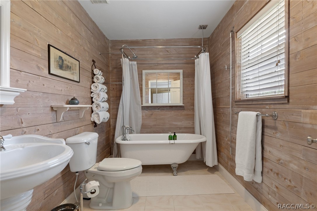 2nd bedroom bath