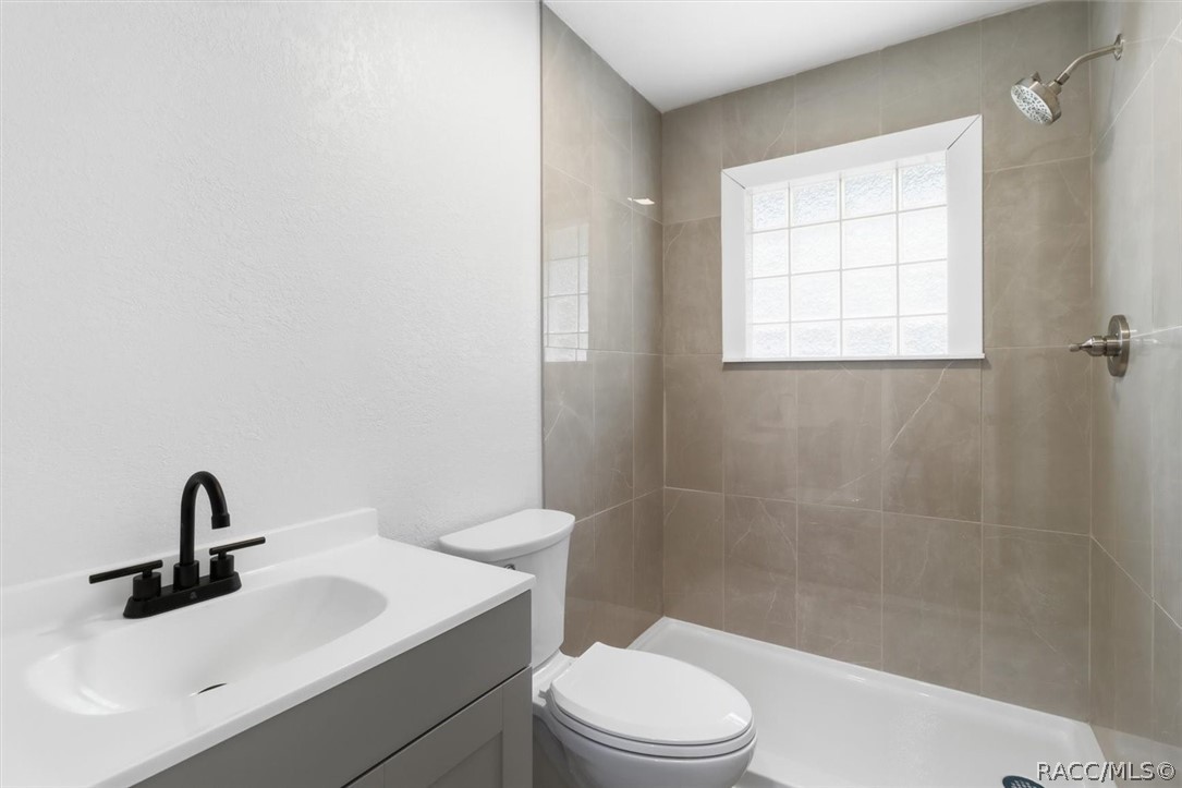 Level 2 - Bathroom