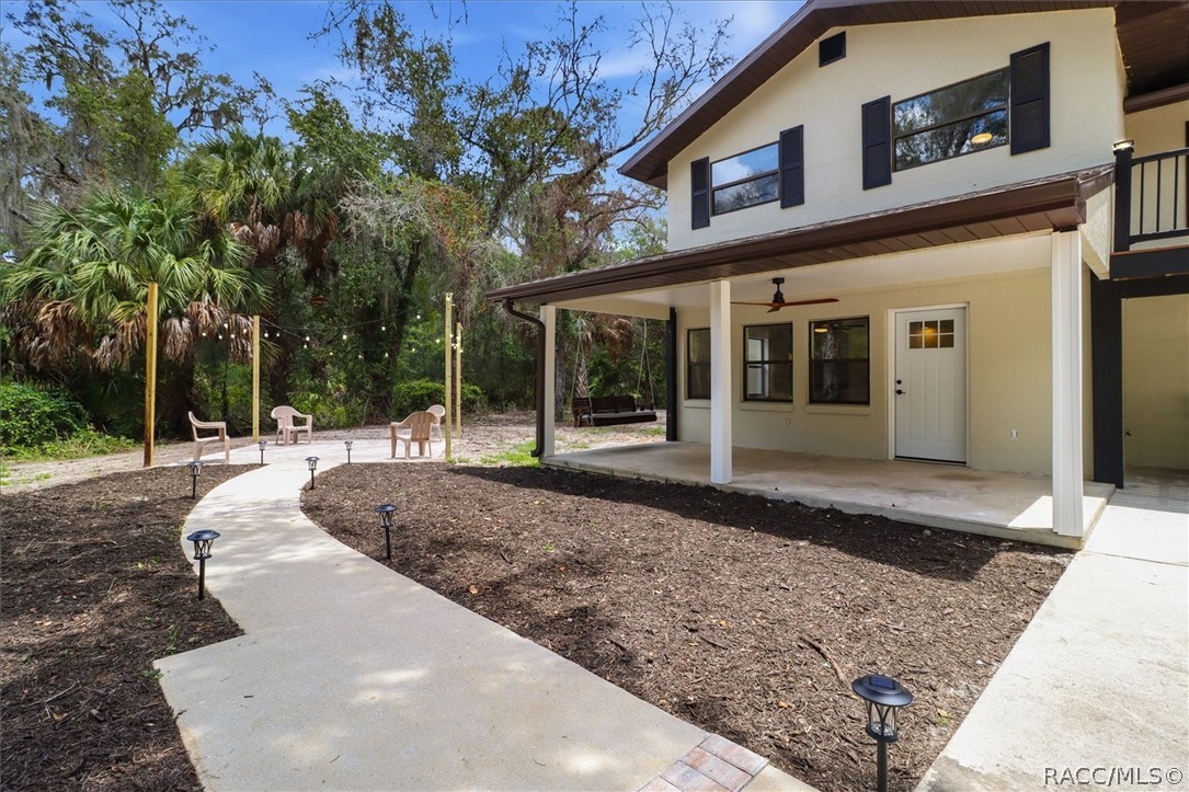 8601 N Maple Avenue, Crystal River, FL 34428