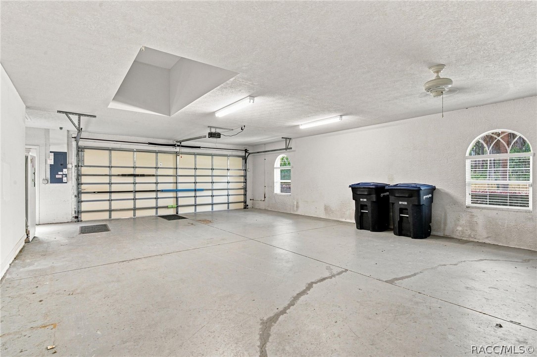 5928 N Oakmont Drive, Beverly Hills, FL 34465