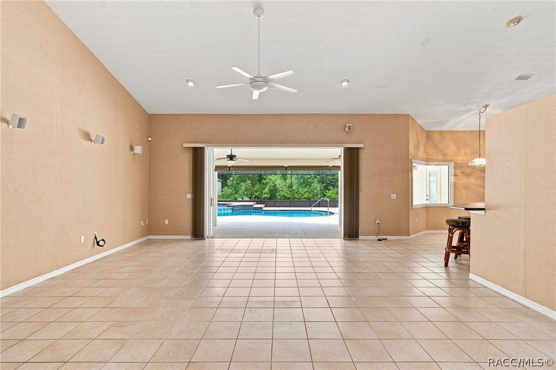 5928 N Oakmont Drive, Beverly Hills, FL 34465