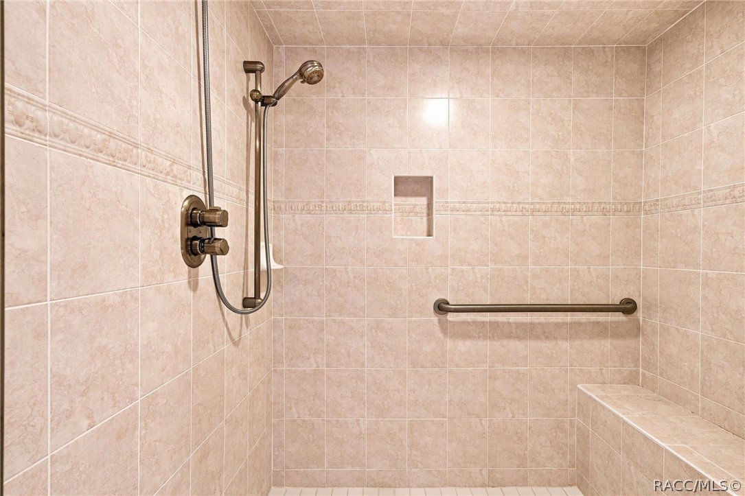 en suite, walk in shower