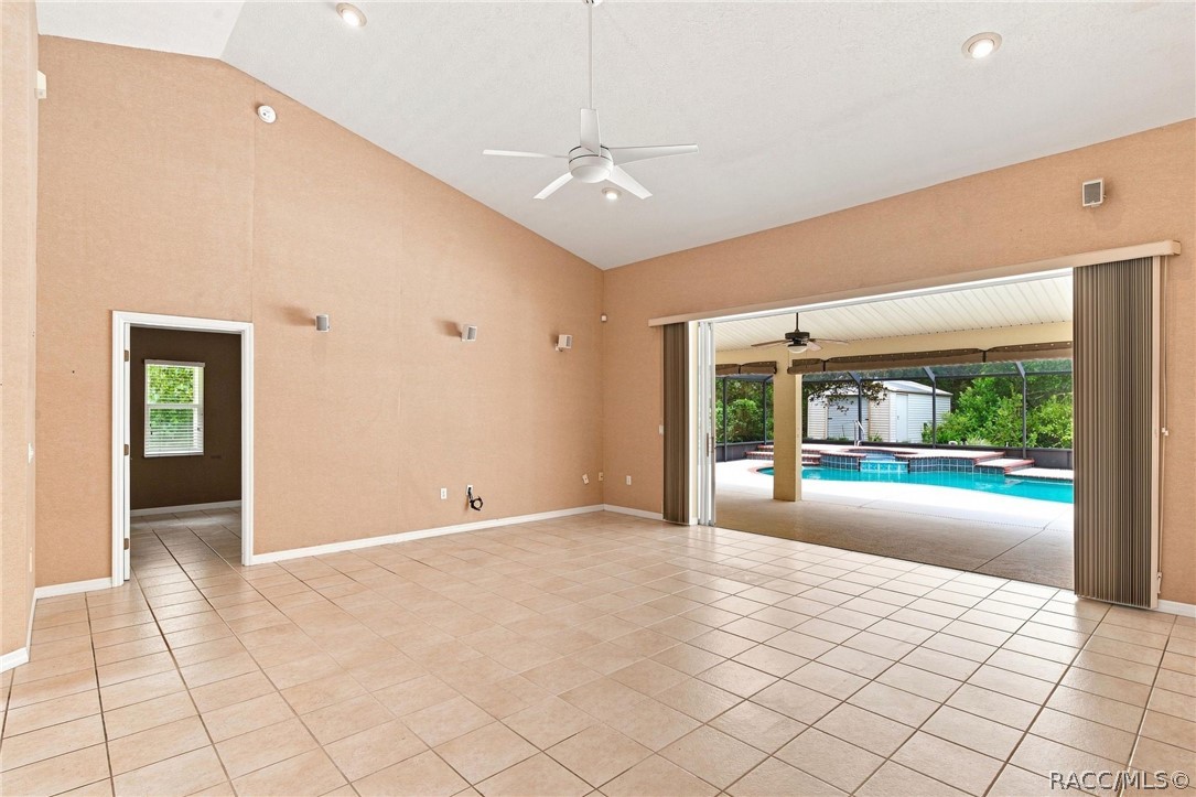 5928 N Oakmont Drive, Beverly Hills, FL 34465