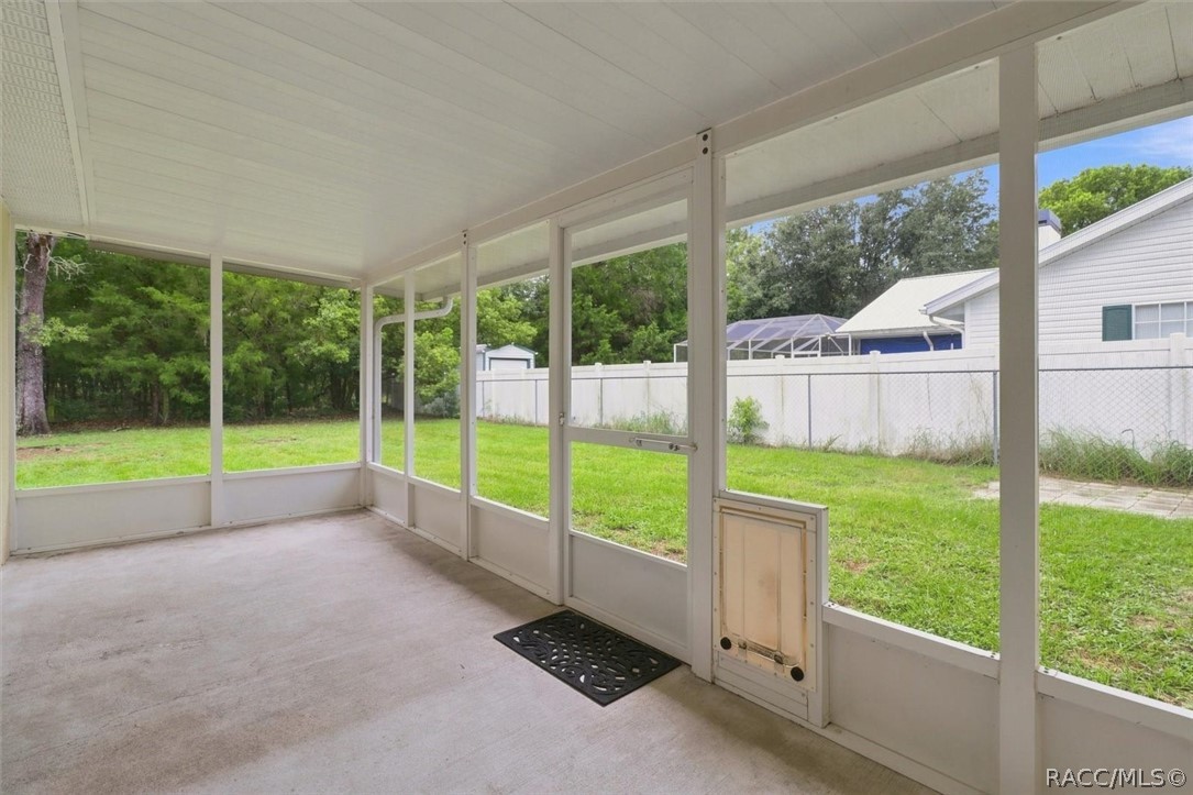 Screened-in Porch