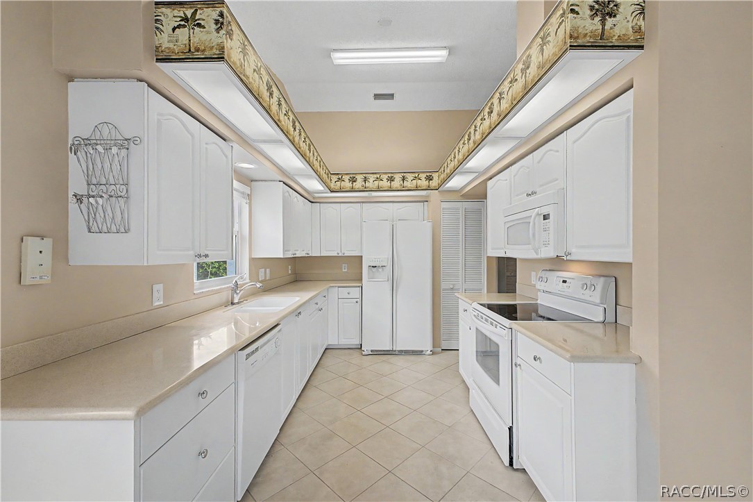 8018 Sugarbush Drive, Spring Hill, FL 34606