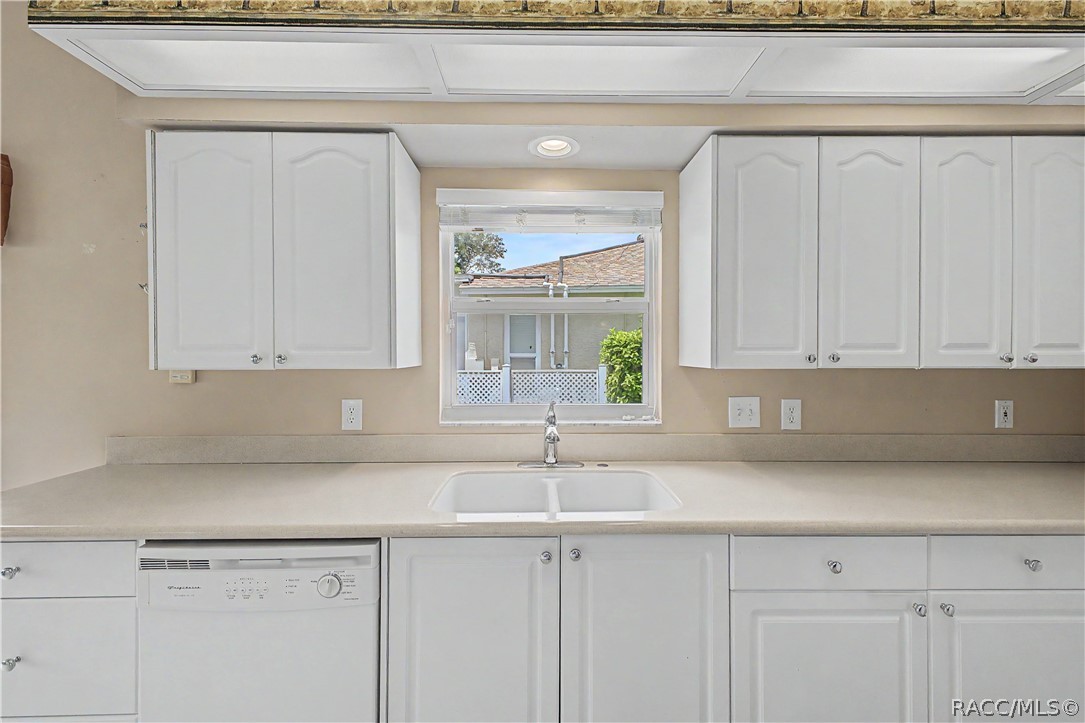 8018 Sugarbush Drive, Spring Hill, FL 34606