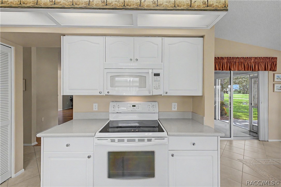 8018 Sugarbush Drive, Spring Hill, FL 34606
