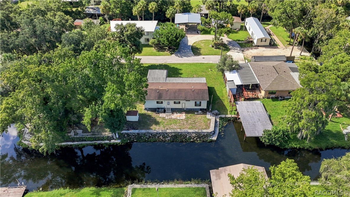 8449 W Dixie Court, Homosassa, FL 34448