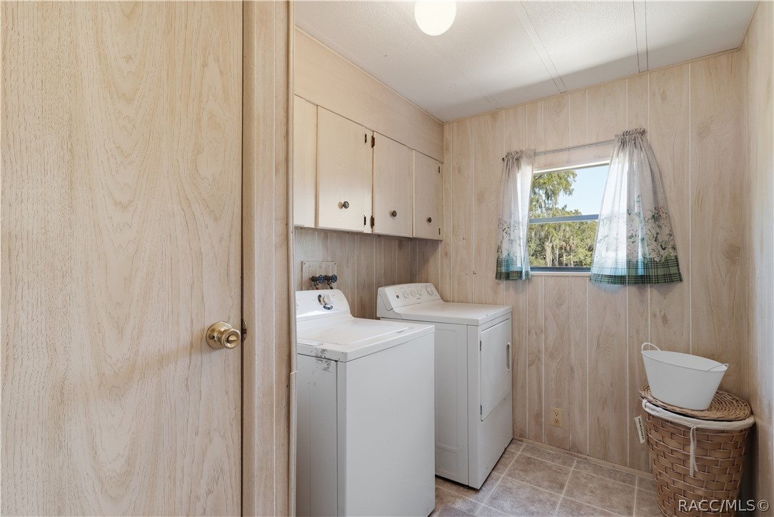8449 W Dixie Court, Homosassa, FL 34448