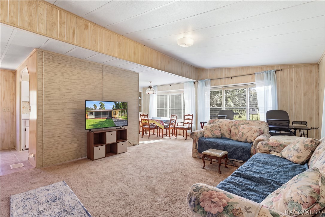 8449 W Dixie Court, Homosassa, FL 34448