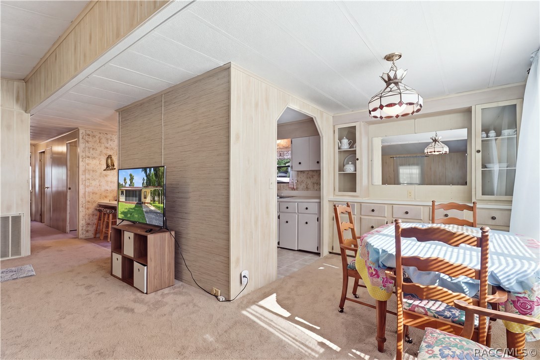 8449 W Dixie Court, Homosassa, FL 34448