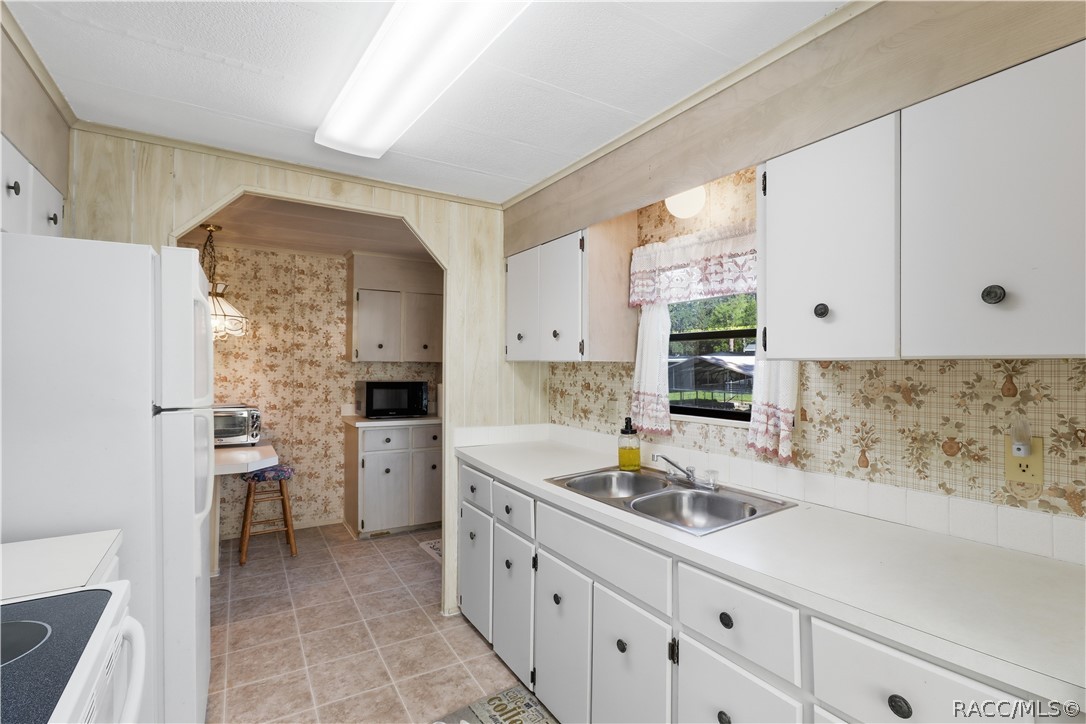 8449 W Dixie Court, Homosassa, FL 34448