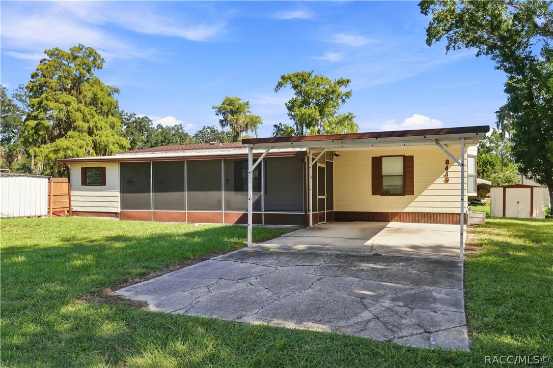 8449 W Dixie Court, Homosassa, FL 34448