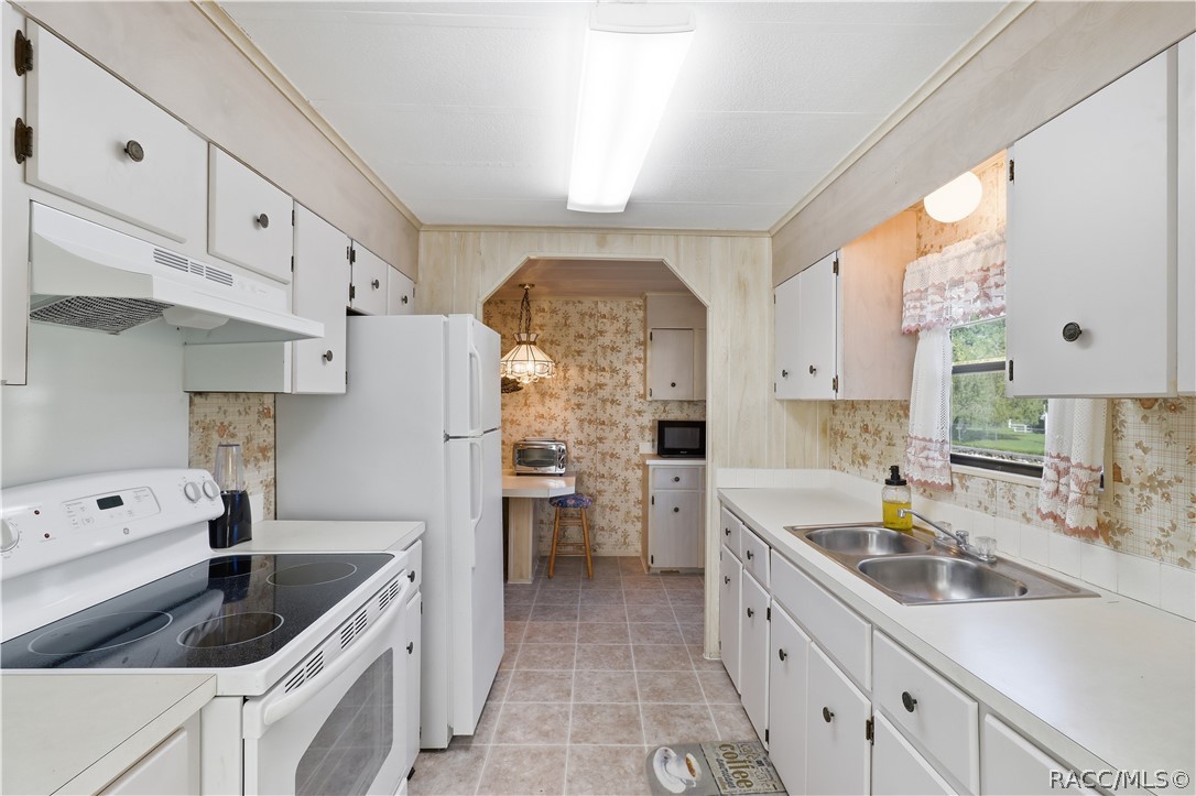 8449 W Dixie Court, Homosassa, FL 34448