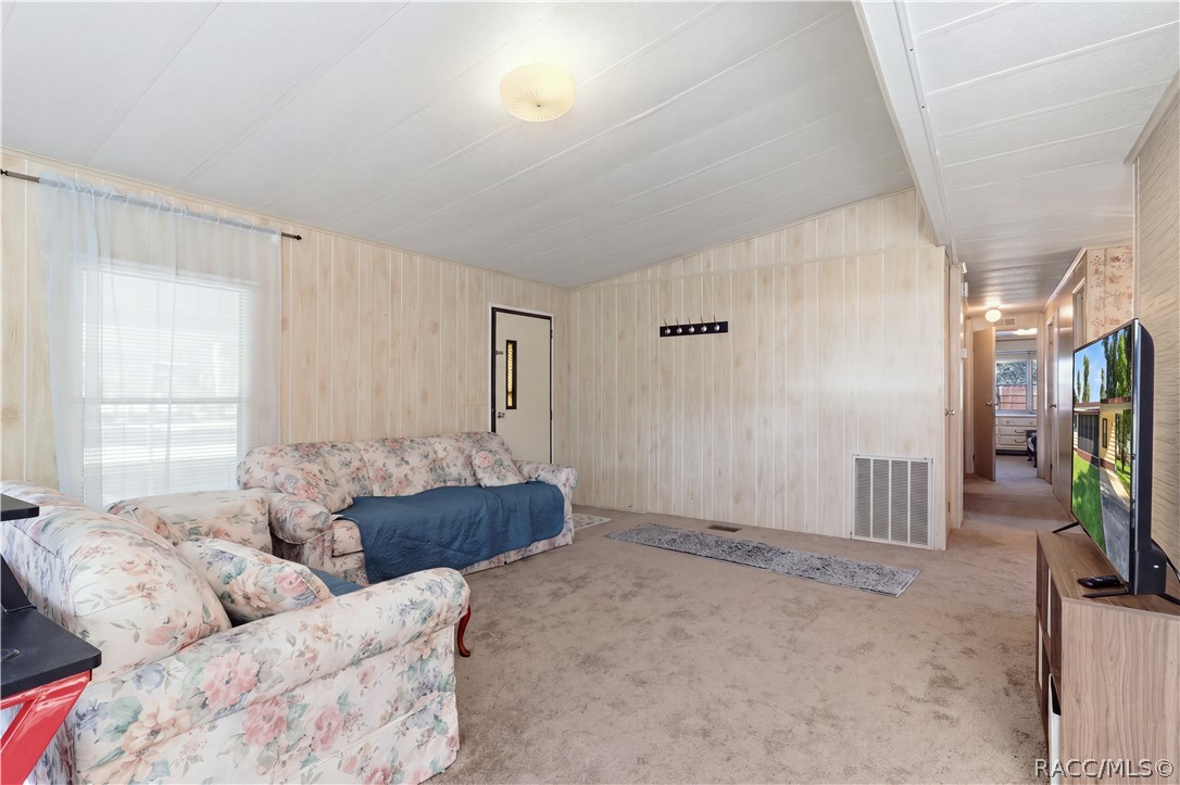 8449 W Dixie Court, Homosassa, FL 34448