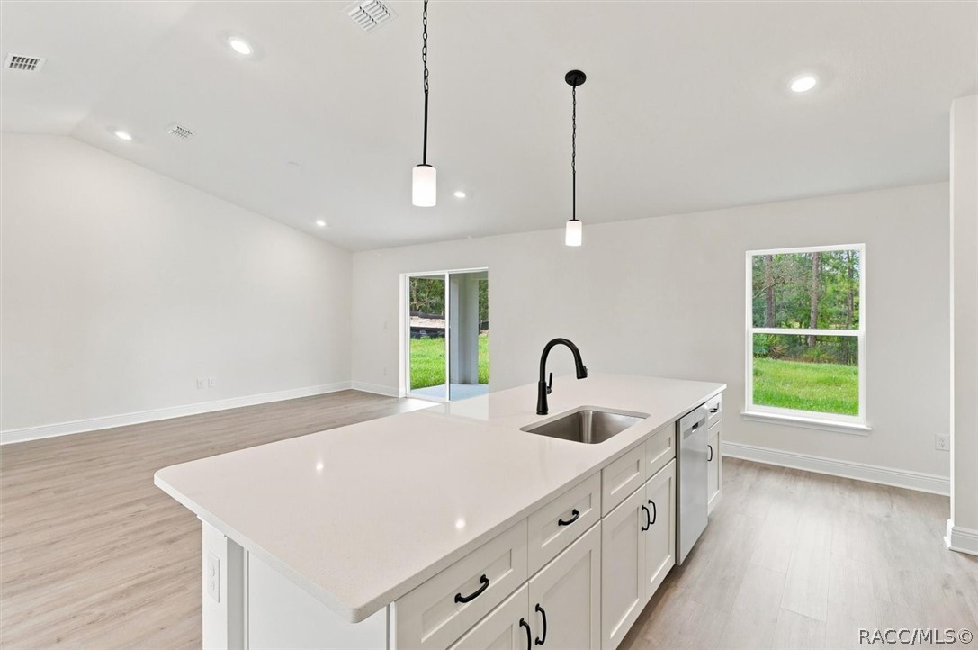 2975 W Linda Place, Dunnellon, FL 34433