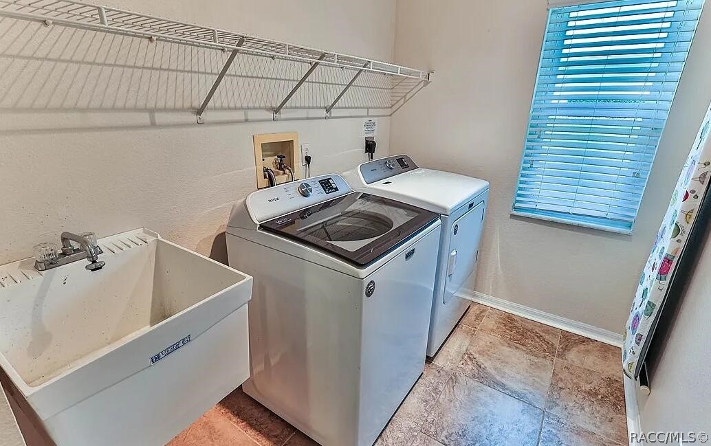 5904 W Meadowpark Lane, Crystal River, FL 34429