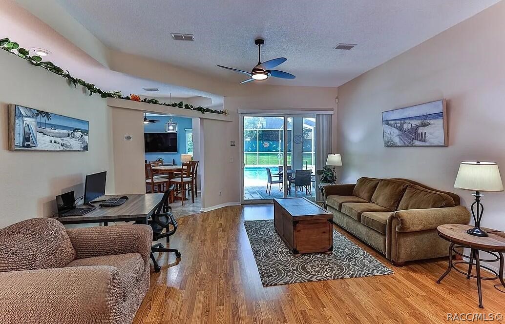 5904 W Meadowpark Lane, Crystal River, FL 34429