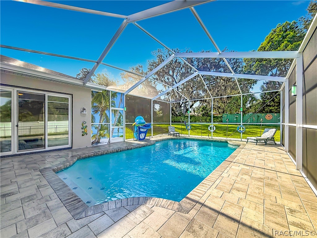 5904 W Meadowpark Lane, Crystal River, FL 34429