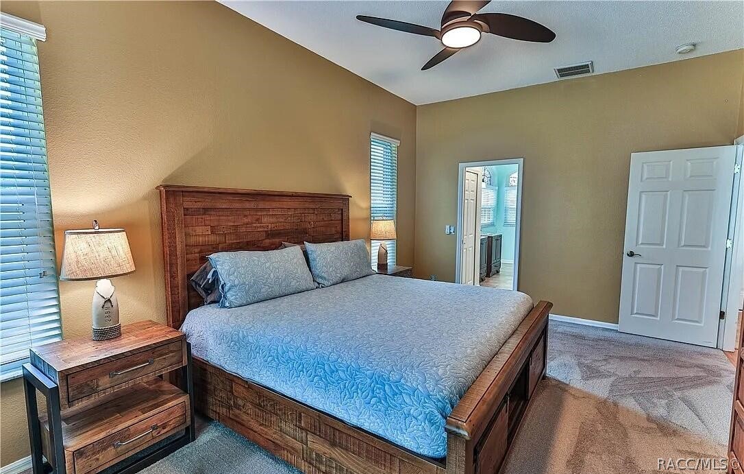 5904 W Meadowpark Lane, Crystal River, FL 34429