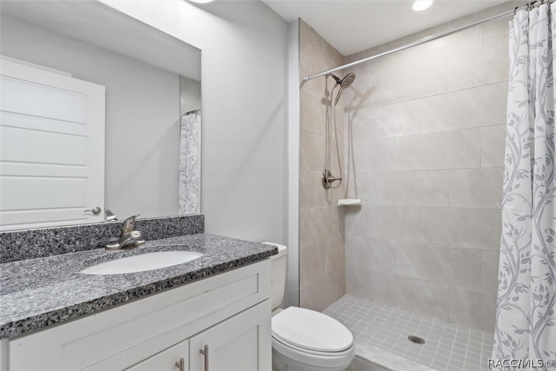 2nd bathroom is between 2nd and 3rd bedrooms