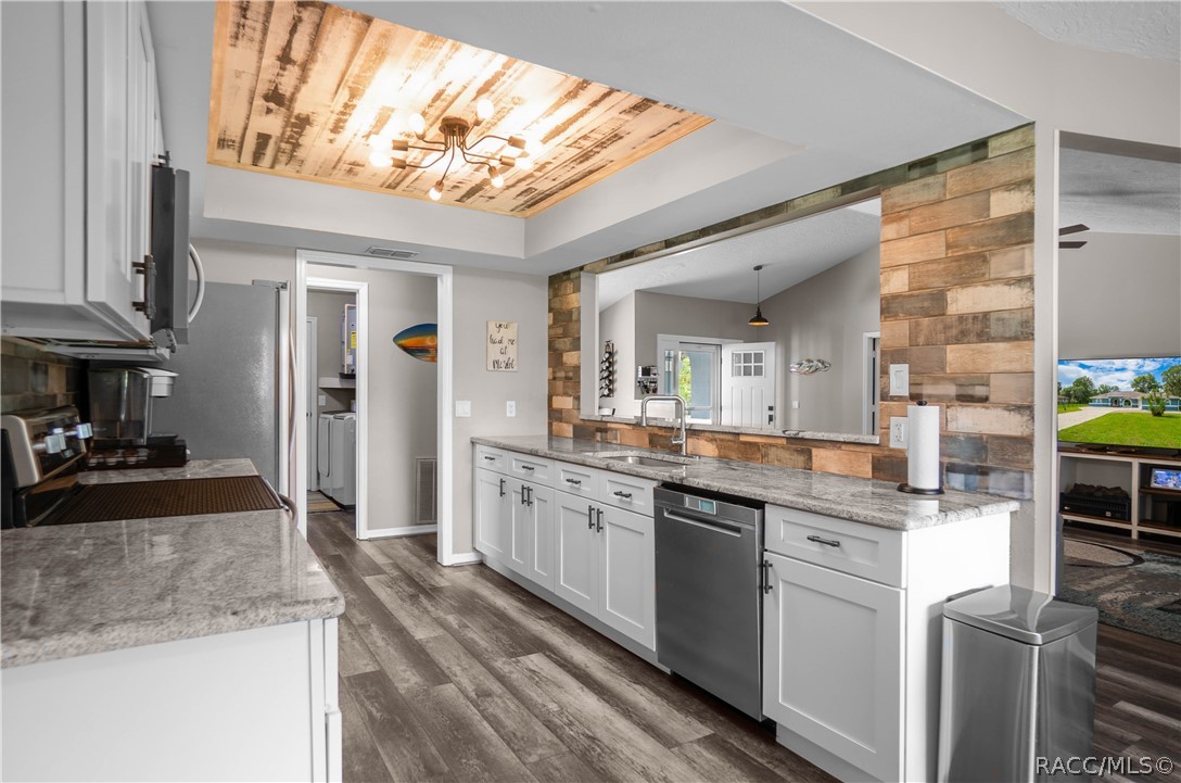 9570 E Tsala Apopka Drive, Floral City, FL 34436