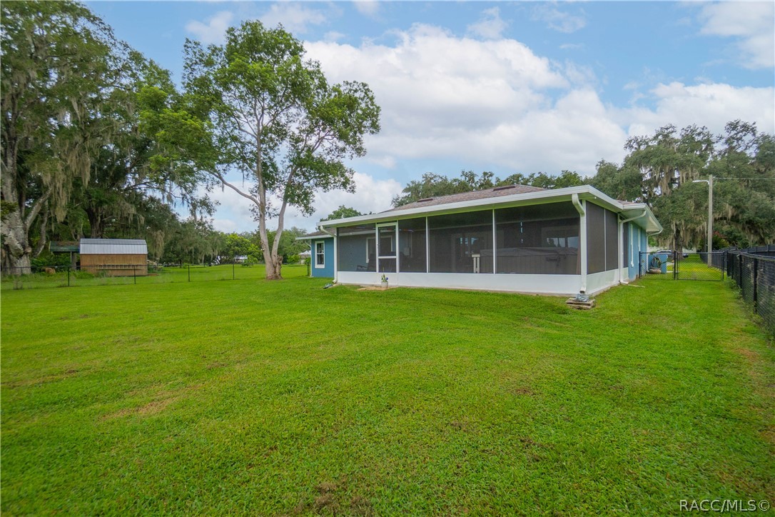 9570 E Tsala Apopka Drive, Floral City, FL 34436