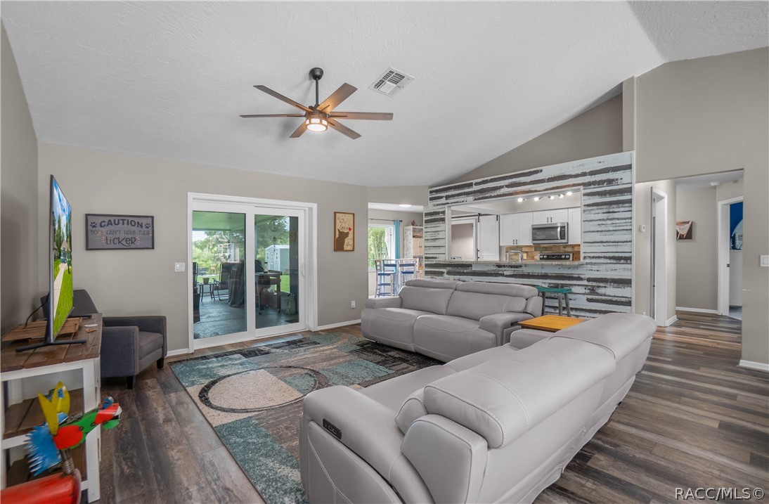 9570 E Tsala Apopka Drive, Floral City, FL 34436