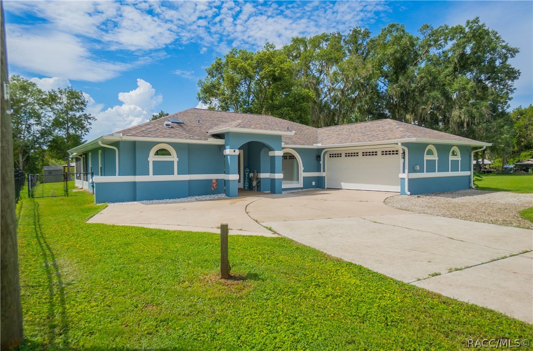 9570 E Tsala Apopka Drive, Floral City, FL 34436