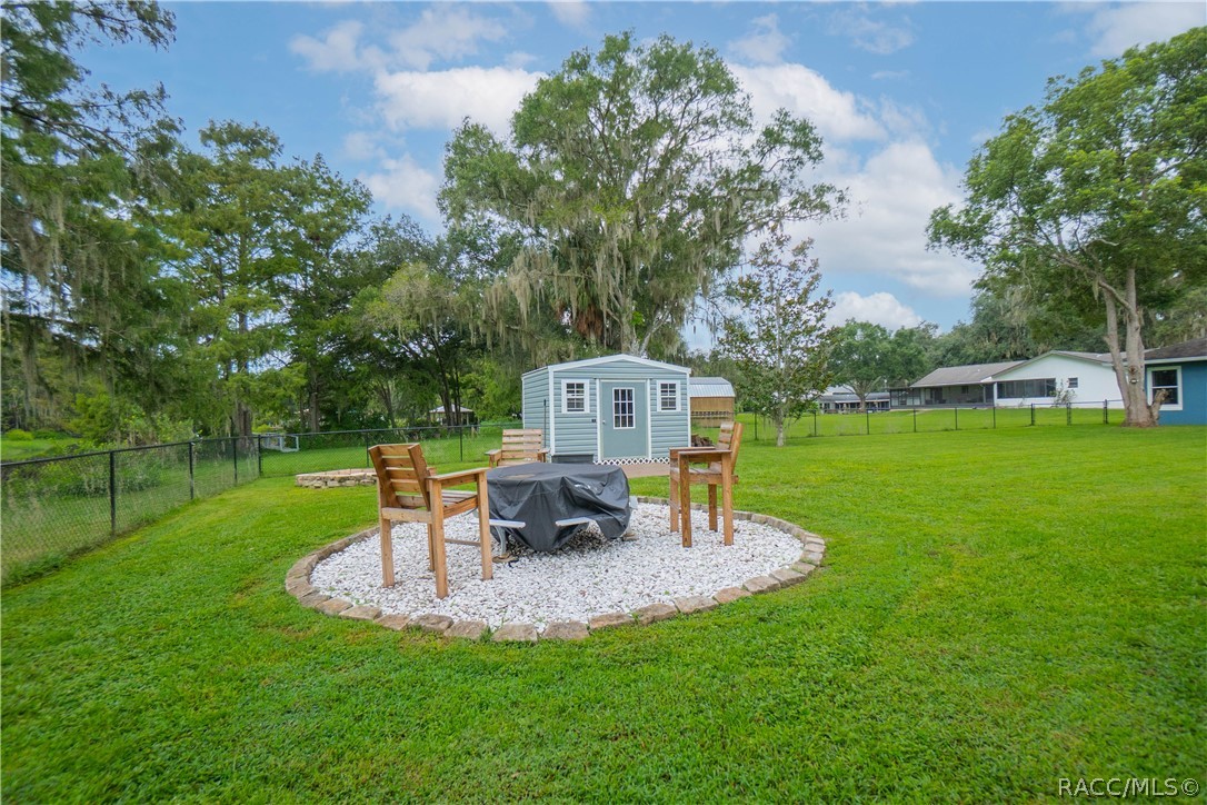 9570 E Tsala Apopka Drive, Floral City, FL 34436