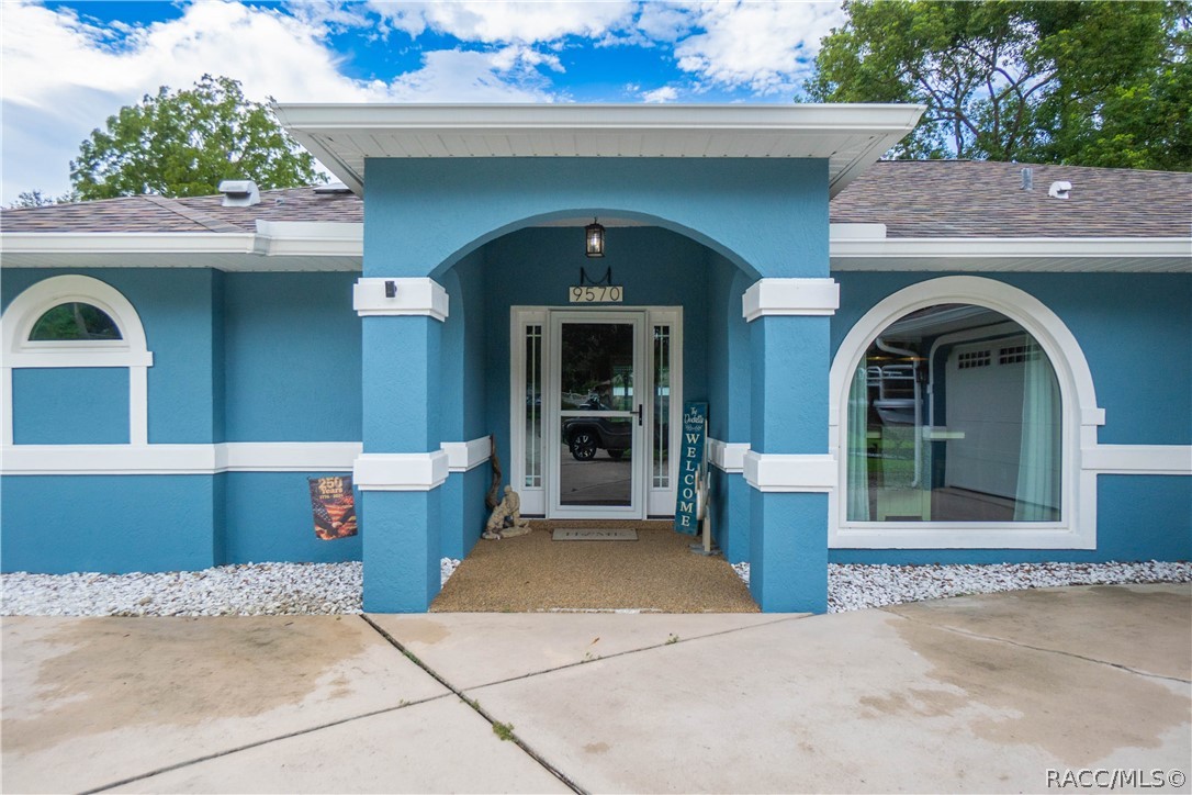 9570 E Tsala Apopka Drive, Floral City, FL 34436