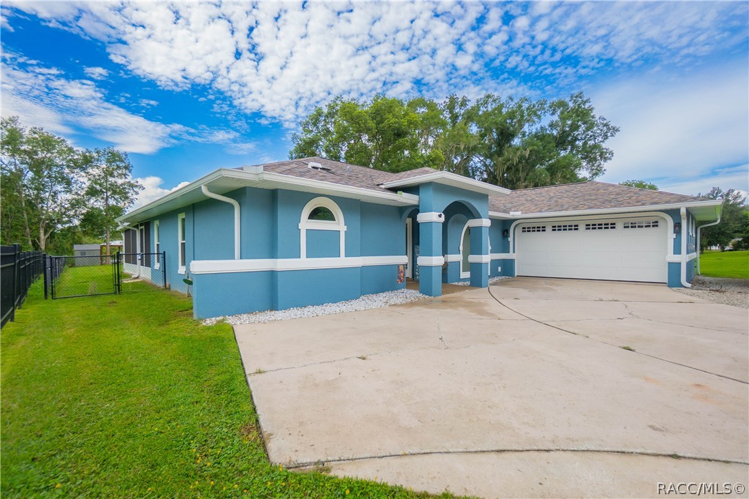 9570 E Tsala Apopka Drive, Floral City, FL 34436