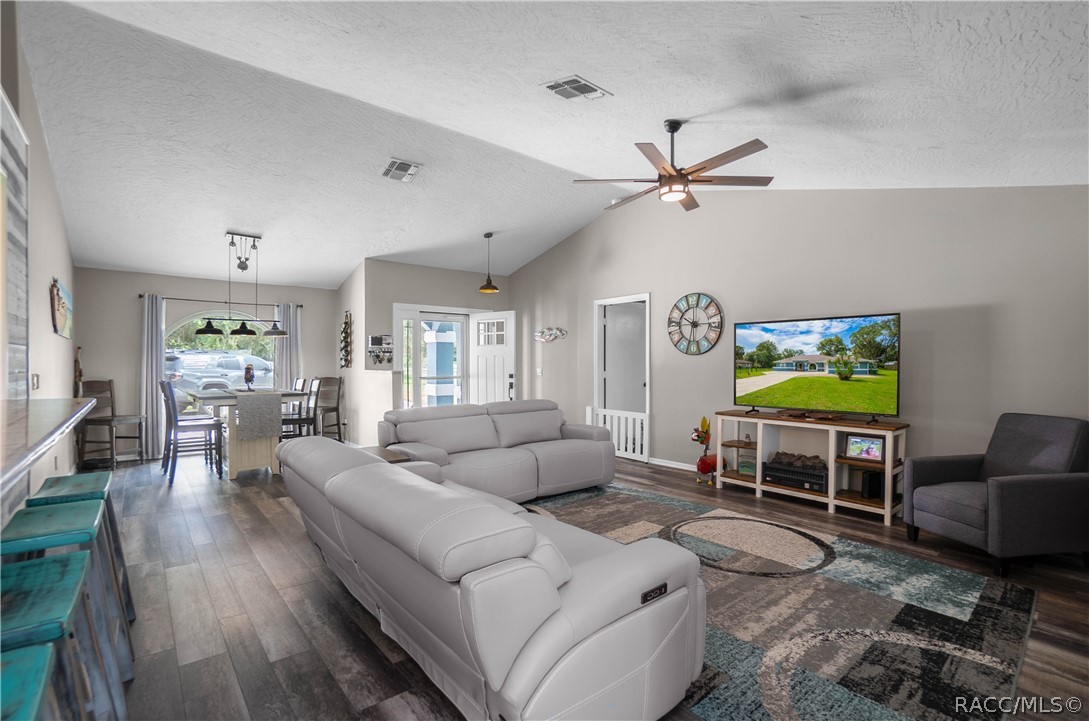 9570 E Tsala Apopka Drive, Floral City, FL 34436