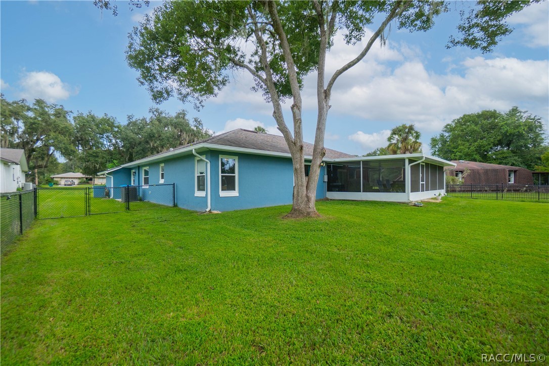 9570 E Tsala Apopka Drive, Floral City, FL 34436