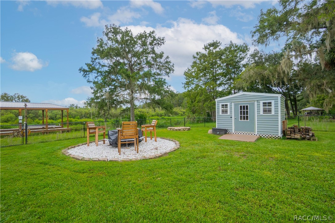 9570 E Tsala Apopka Drive, Floral City, FL 34436