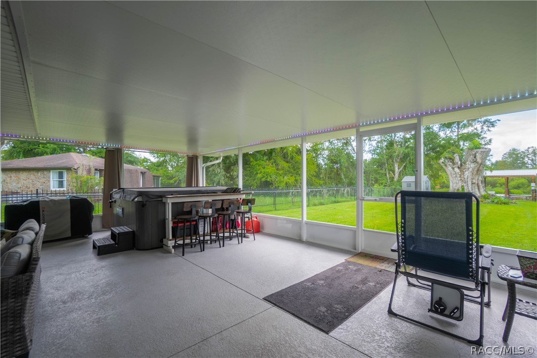 9570 E Tsala Apopka Drive, Floral City, FL 34436