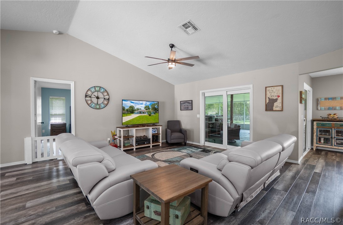 9570 E Tsala Apopka Drive, Floral City, FL 34436