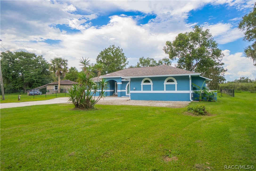 9570 E Tsala Apopka Drive, Floral City, FL 34436