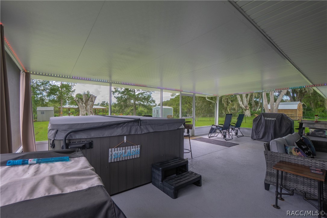 9570 E Tsala Apopka Drive, Floral City, FL 34436