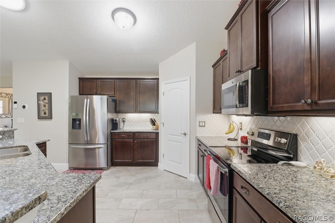 567 W Runyon Loop, Beverly Hills, FL 34465