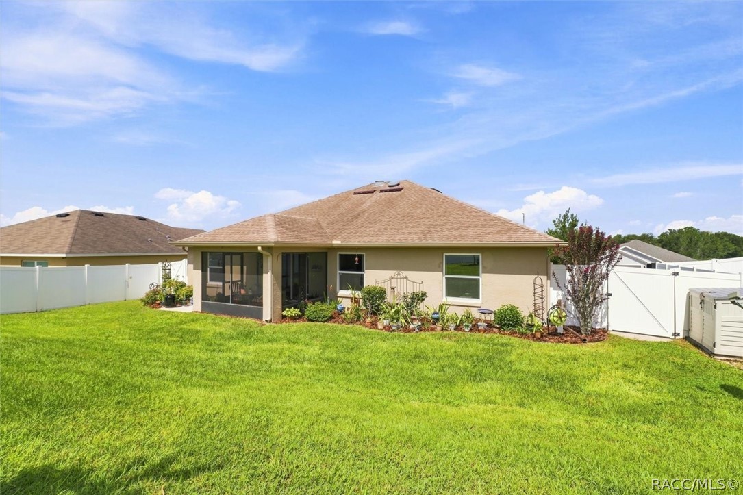 567 W Runyon Loop, Beverly Hills, FL 34465