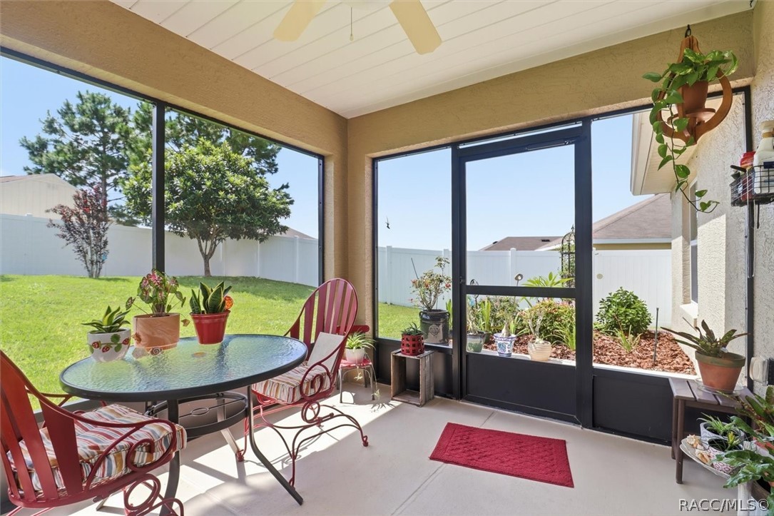 567 W Runyon Loop, Beverly Hills, FL 34465