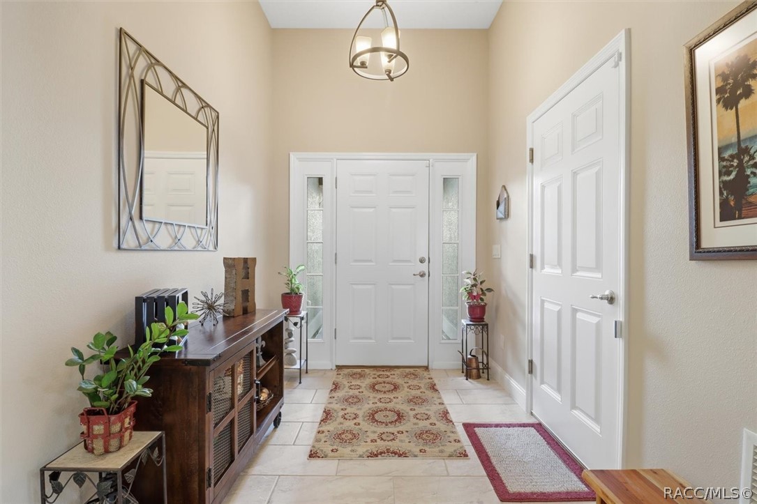 567 W Runyon Loop, Beverly Hills, FL 34465