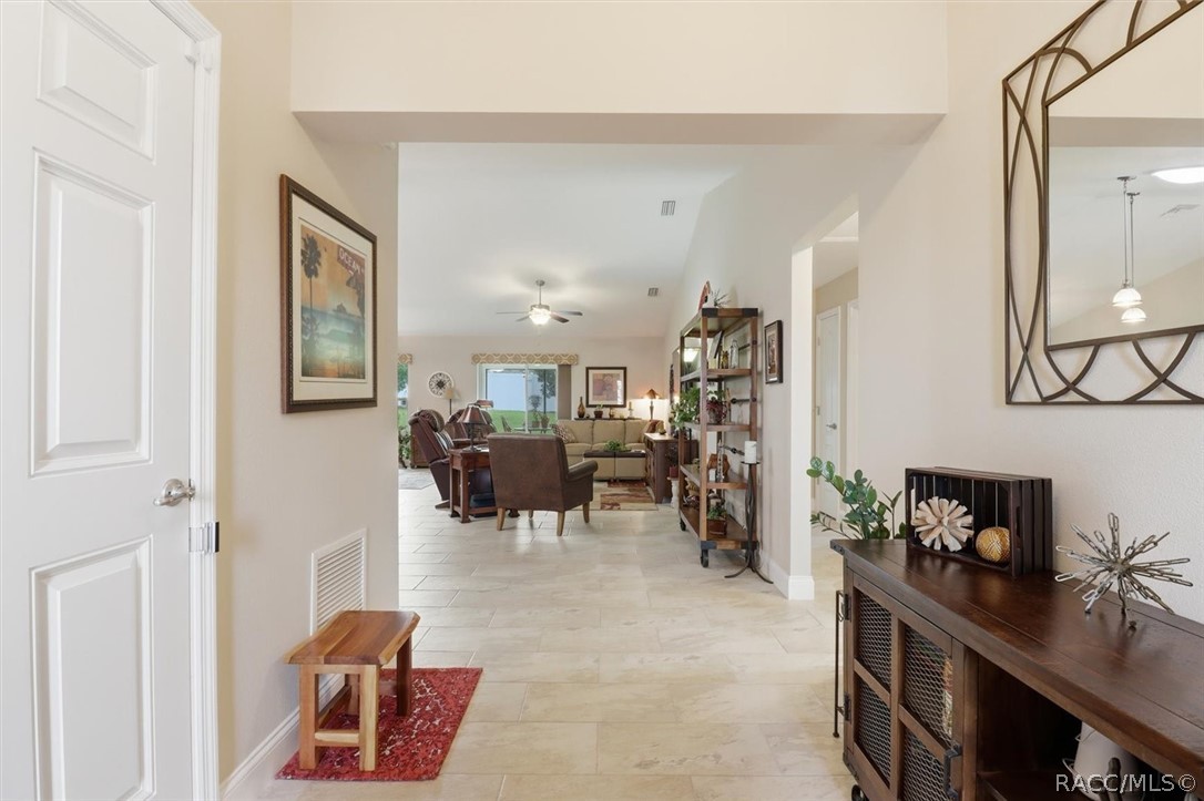 567 W Runyon Loop, Beverly Hills, FL 34465