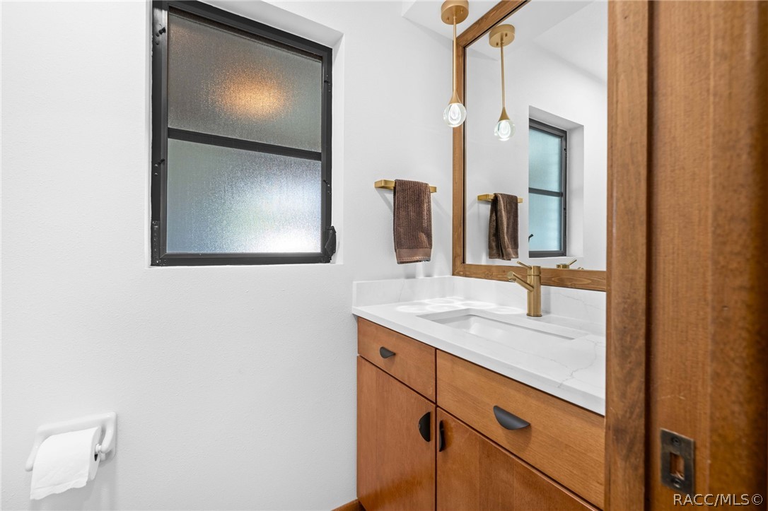 1/2 Bathroom