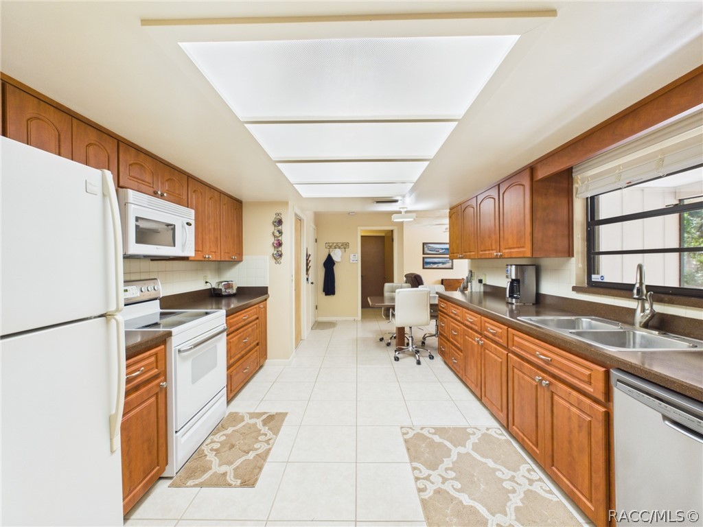 814 N Dunkenfield Avenue, Crystal River, FL 34429 814 N Dunkenfield Avenue, Crystal River, FL 34429